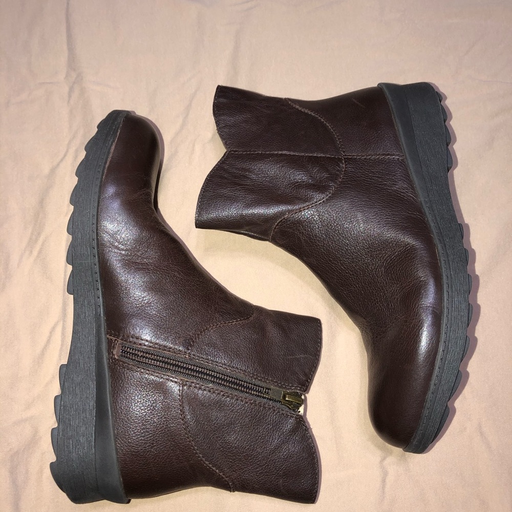 Never worn Easy Spirit